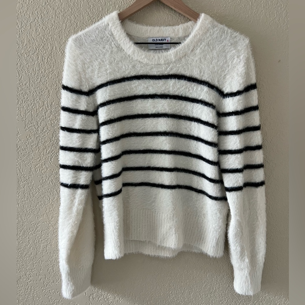 Old Navy White and Black Crew Neck Soft Fuzzy Sweater